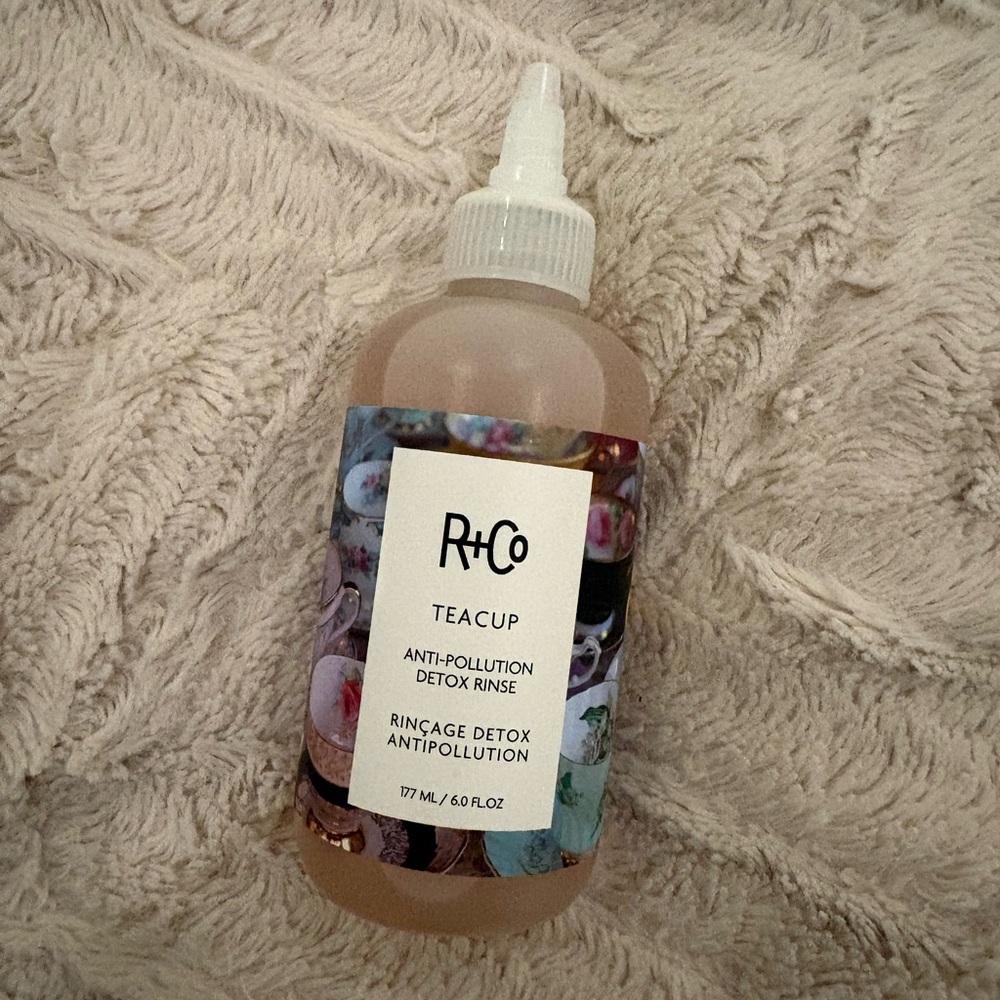 R+Co teacup anti pollution detox wash